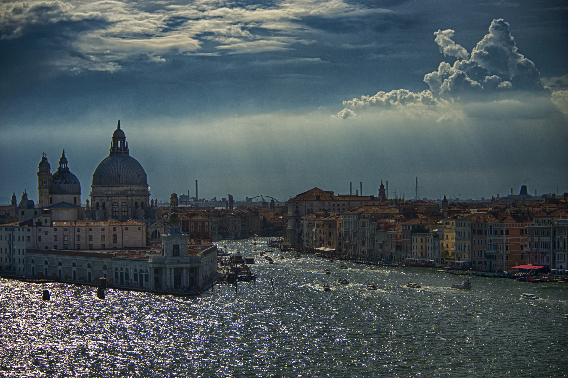 La Serenissima ciudad estado de Venezia, es nuestra primera parada en el viaje a las Islas Griegas.