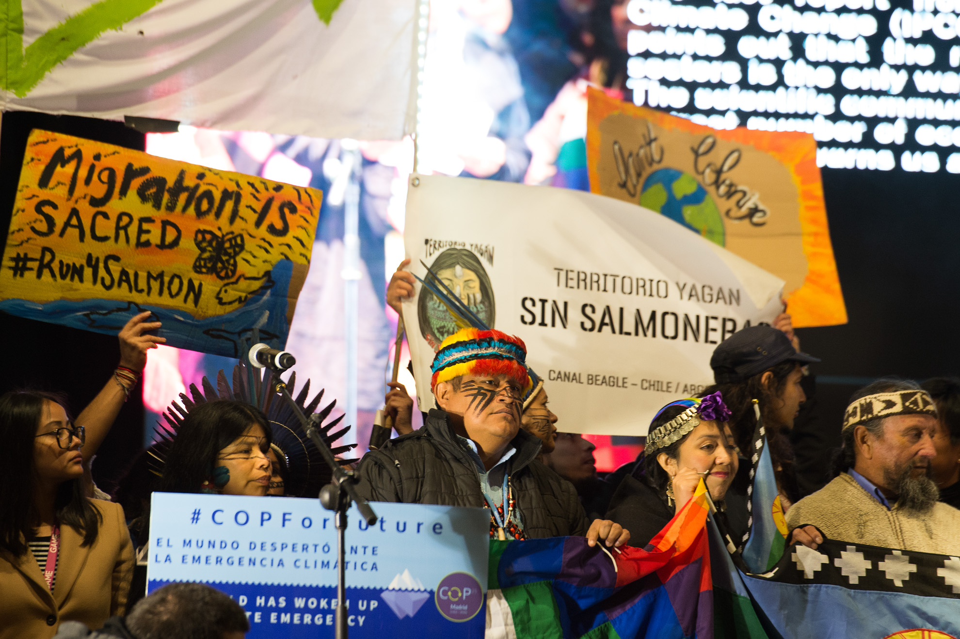 Activistas de todo el mundo protestaron durante la marcha de la COP25.