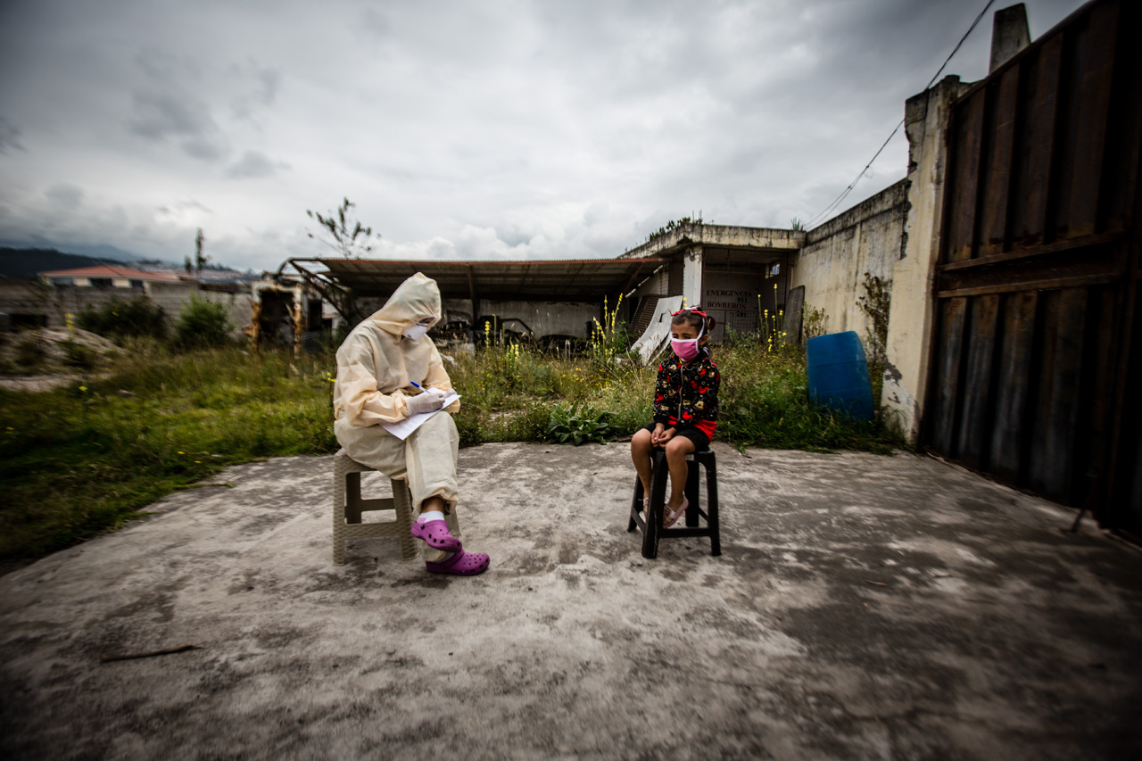 Las pruebas son realizadas por personal médico que han informado que la mayoría de pacientes tamizados dan un resultado positivo al nuevo virus COVID-19.