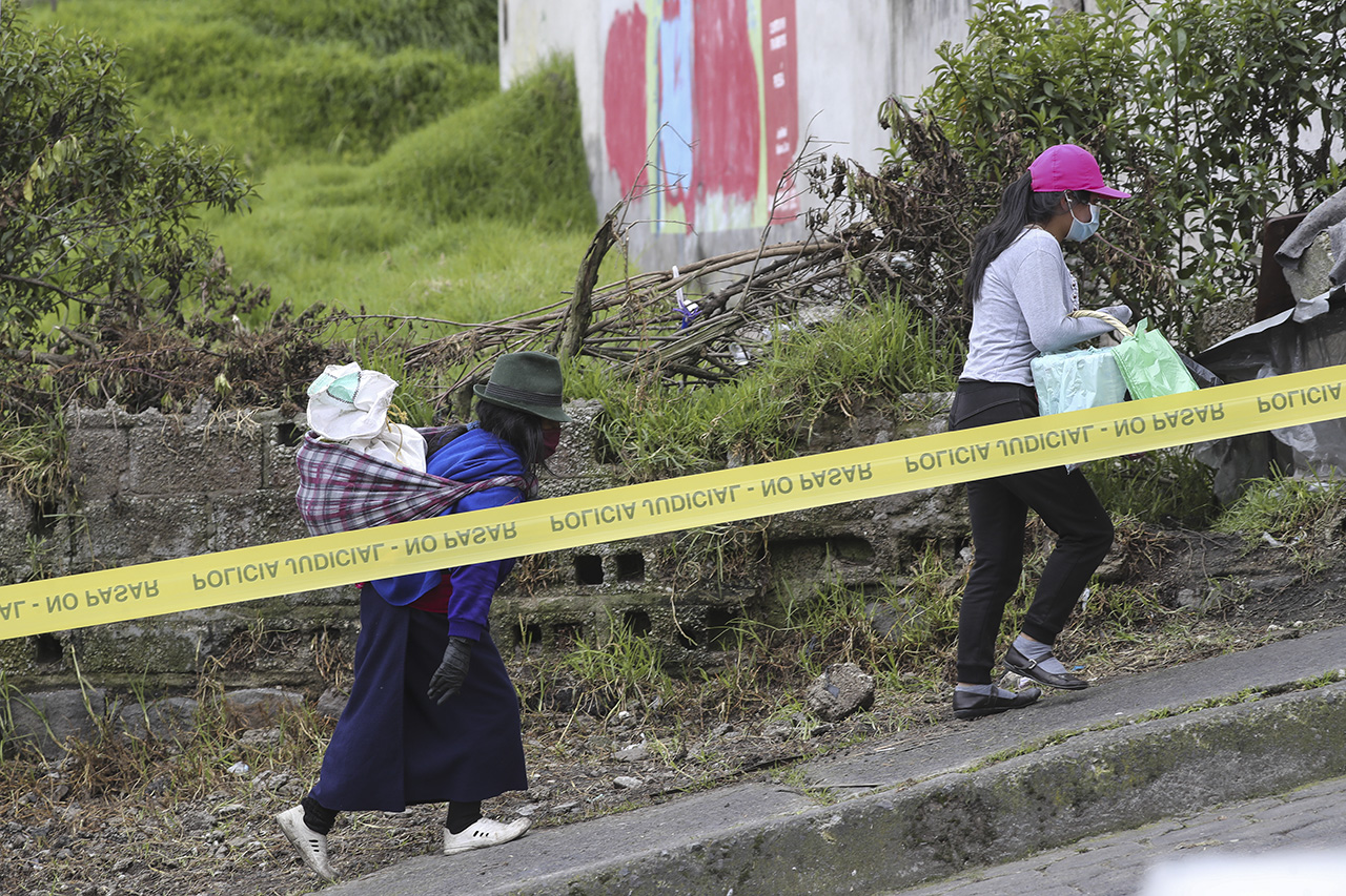 Aunque el confinamiento por el COVID-19, es de manera obligatoria y sin distinción, no es llevada a cabo de la misma manera por toda la población. Los pueblos indígenas tienen sus particulares maneras de asumir este confinamiento.