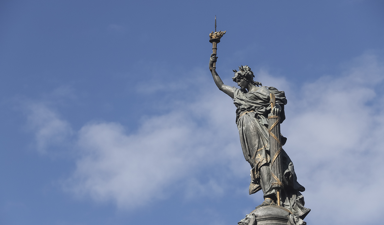 Se dice que amar a la patria es amar a Dios; o que “la voz del pueblo es la voz de Dios”, ese fue la Independencia y el Patriotismo Inventado.
